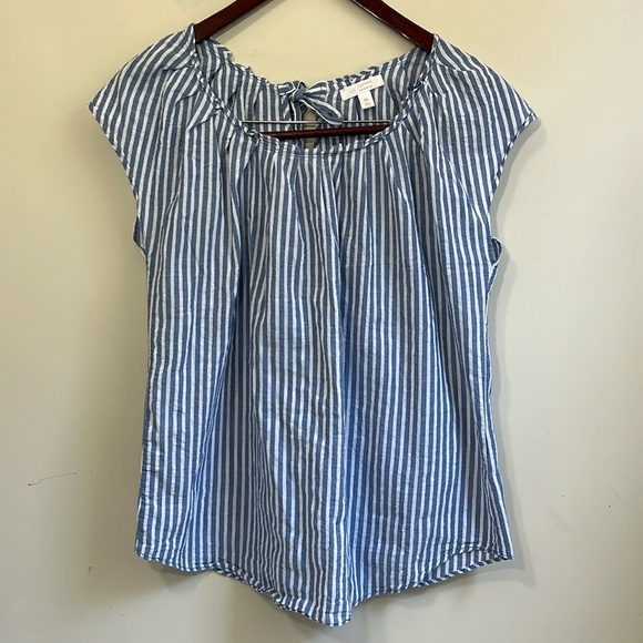 LC Lauren Conrad Tops - LC Lauren Conrad Women’s Sleeveless Blouse Size Medium
